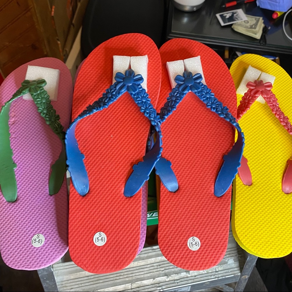 Floral Flip flops 3 pack